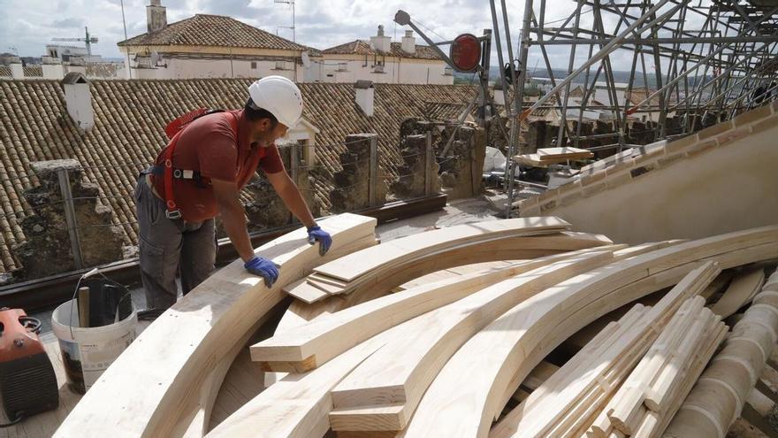 Comienza la instalación de la cúpula de la capilla de la Anunciación de la Mezquita-Catedral