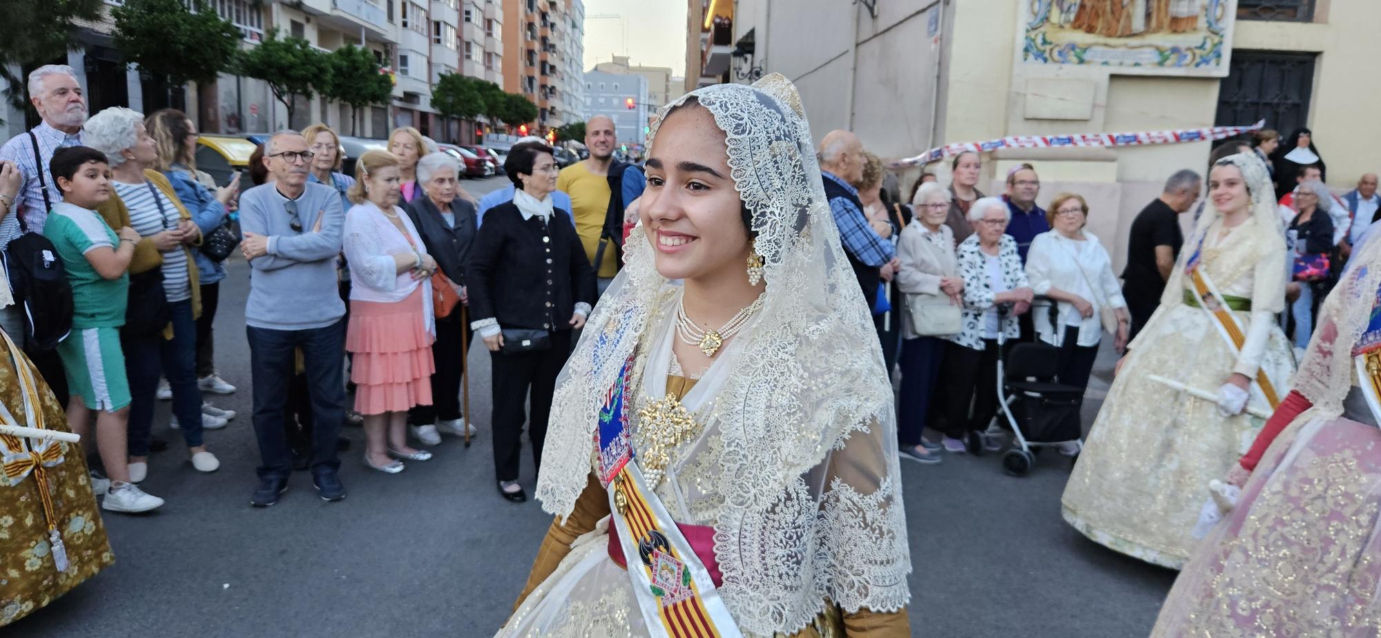 Laura, Paula, las cortes y las fallas de Zaidía acompañan al Cristo de la Fe