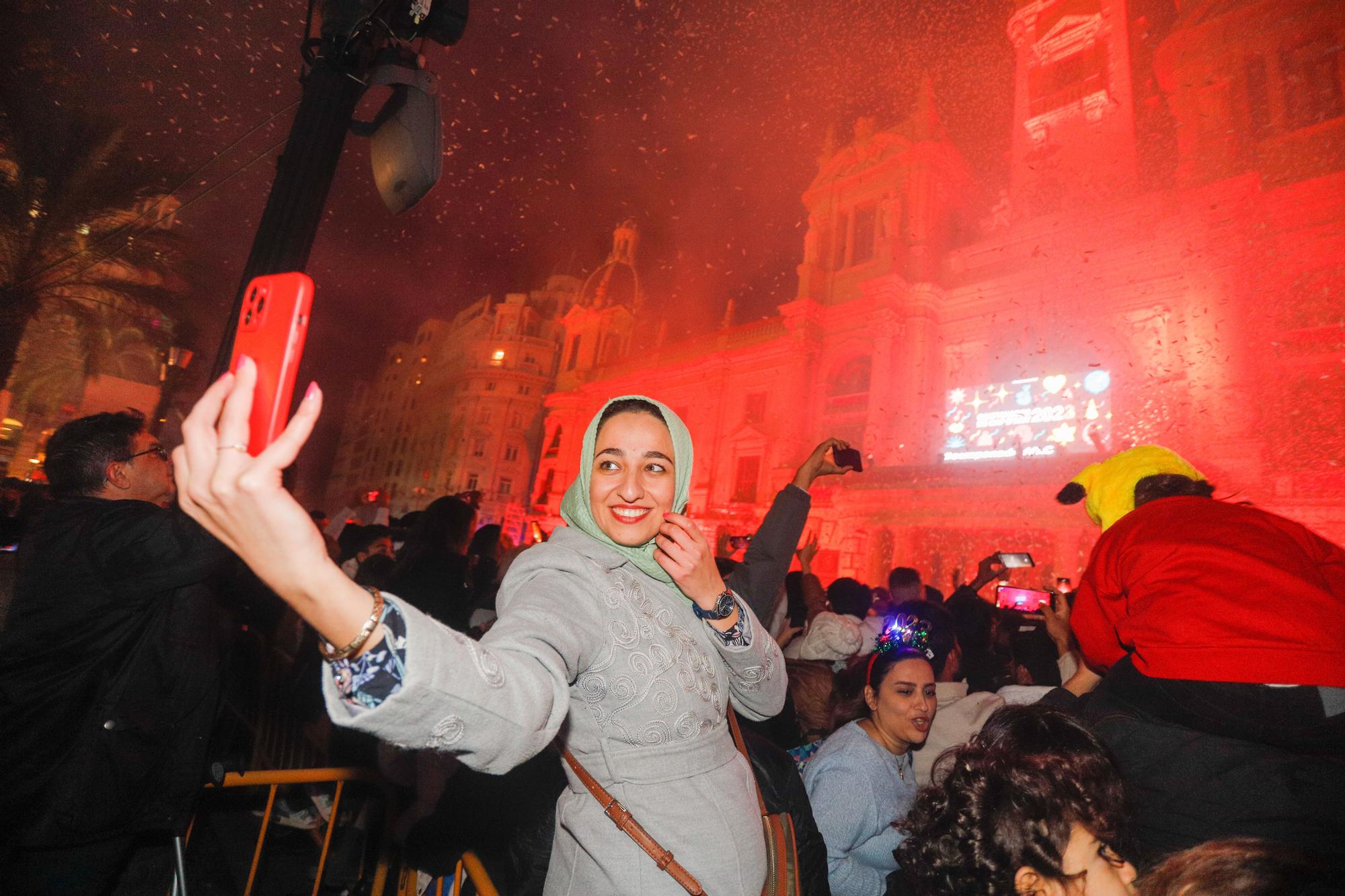 Así ha sido la fiesta de Año Nuevo en la Plaza del Ayuntamiento de València