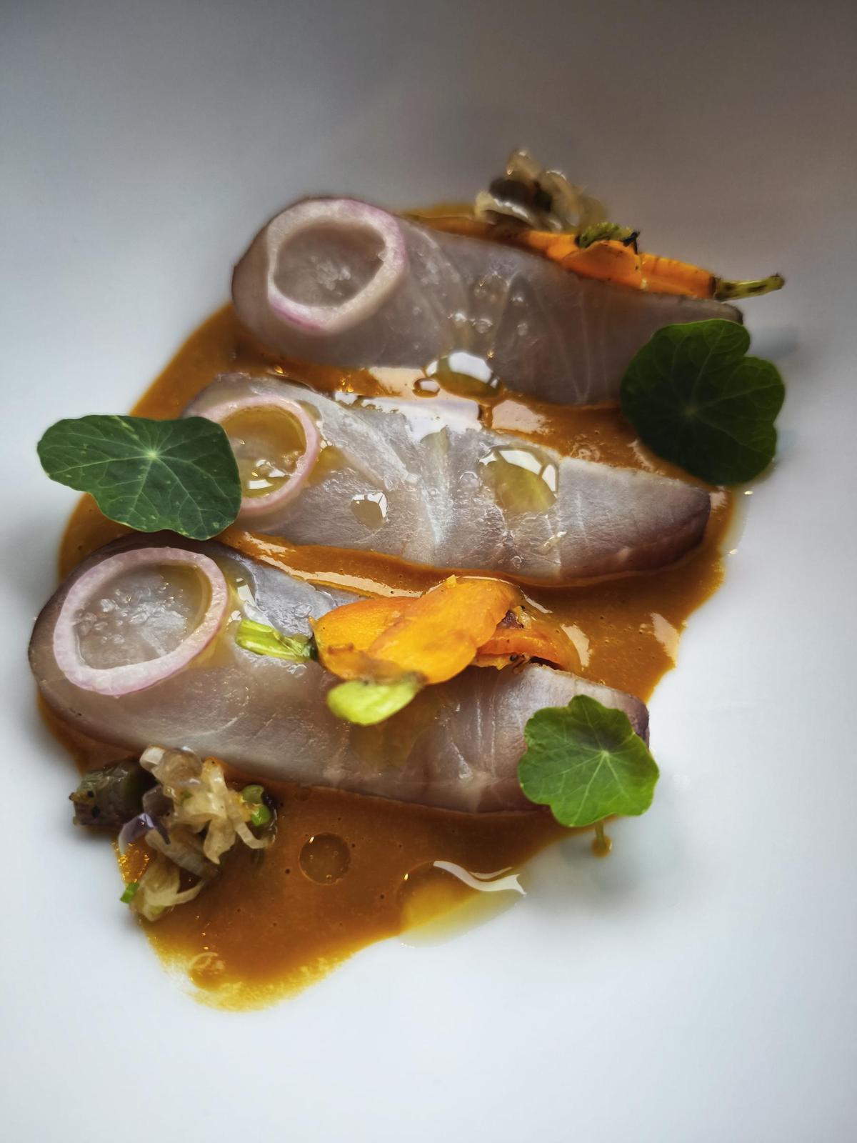 Jurel con escabeche.