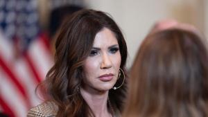 Escàndol per unes fotos íntimes del marit d’una exdirigent republicana