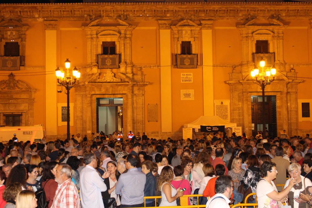 Noche del Besamano de la Virgen