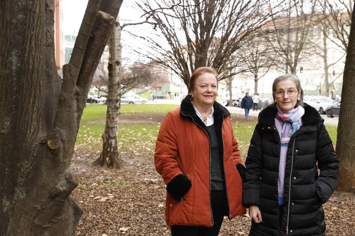 Carmen Duarte, fundadora y expresidenta del Foro de Mujeres de El Llano,  junto a Victorina Fernández, su actual presidenta.