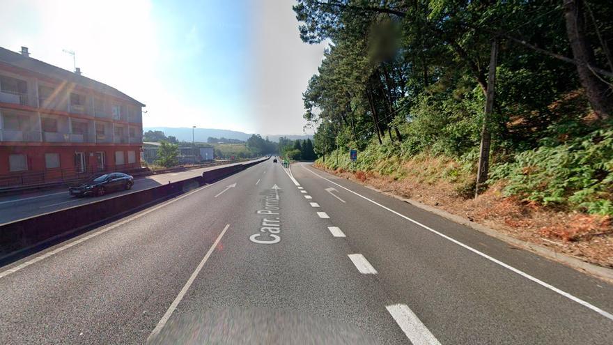 Herida una persona tras salirse de la carretera en Mos