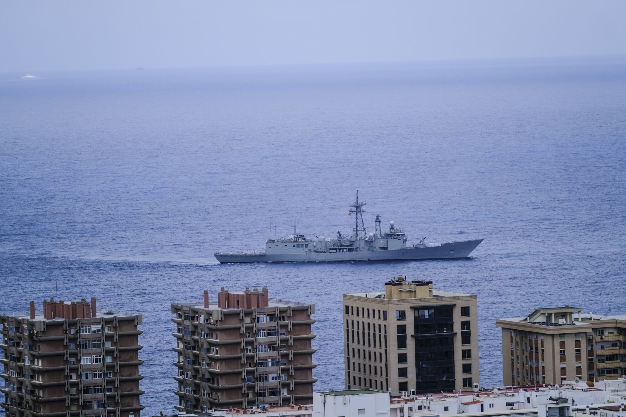 Los actos por el Día de las Fuerzas Armadas en Las Palmas de Gran Canaria, en imágenes