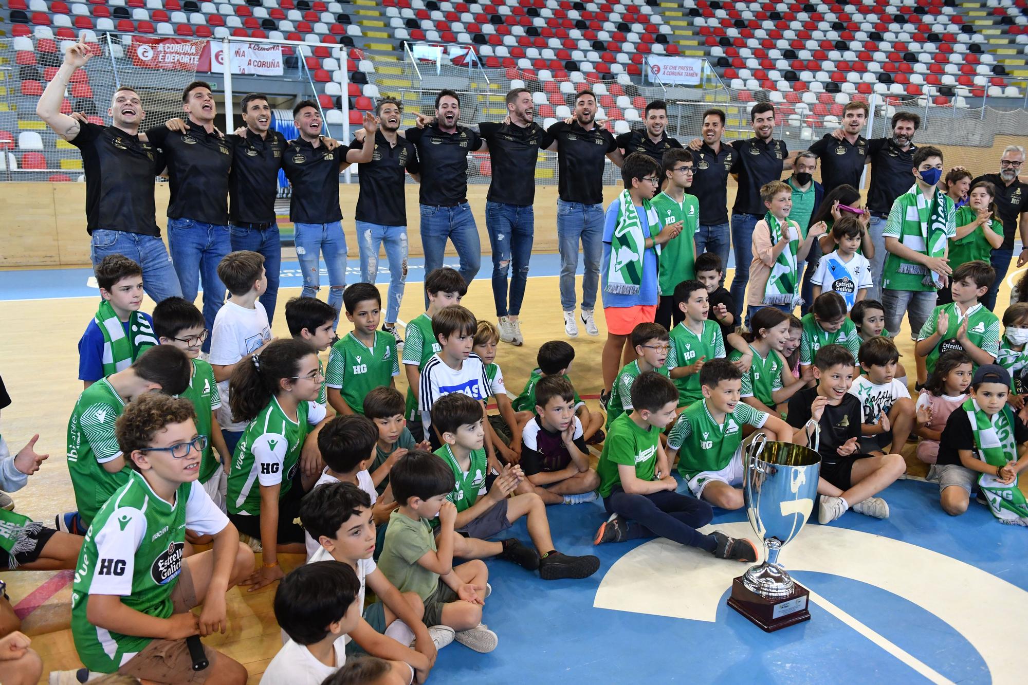 El Liceo celebra el campeonato de liga con la afición en el Palacio de los Deportes de Riazor