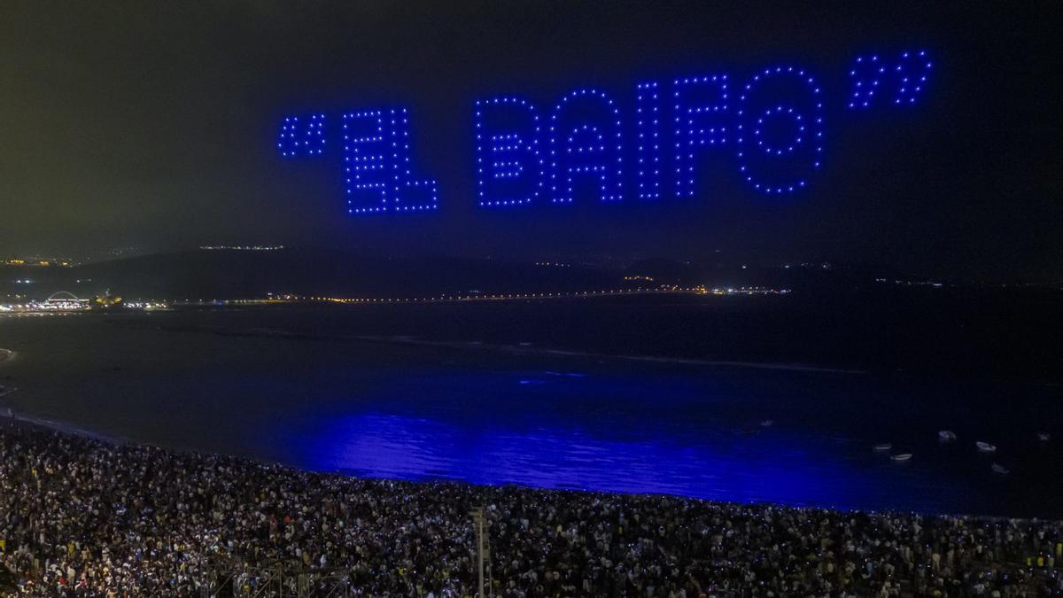 Espectáculo de drones en Las Canteras para anunciar el nuevo disco de Quevedo, 'El Baifo'