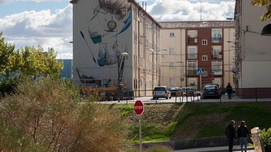 El edificio en cuestión, ya decorado.