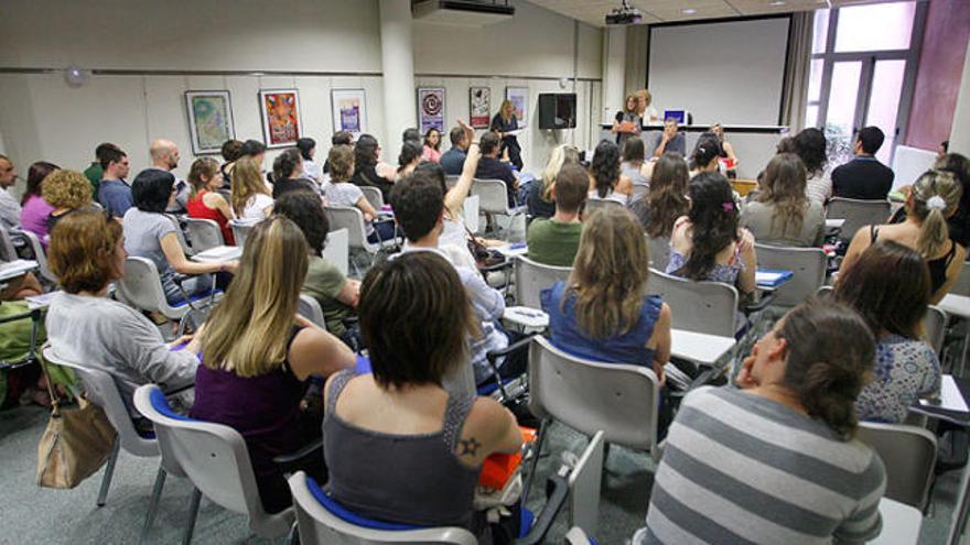 Professors a punt d&#039;iniciar les oposicions el 17 de juny a Girona.