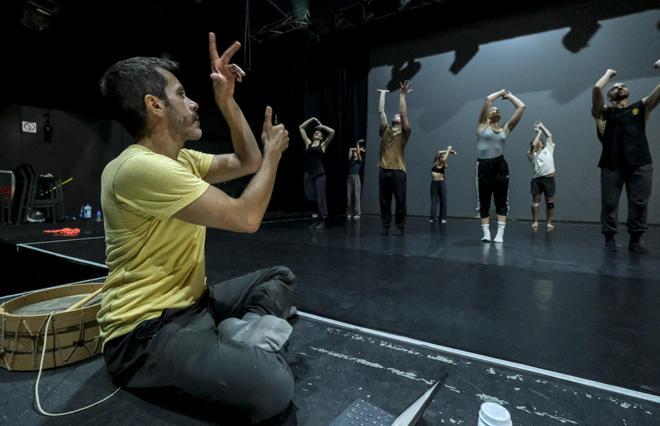 Ensayo del espectáculo 'Canarii. País Adentro'