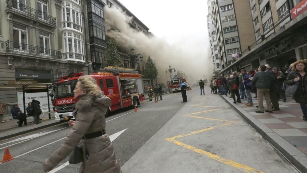 Incendio en la calle Uría de Oviedo