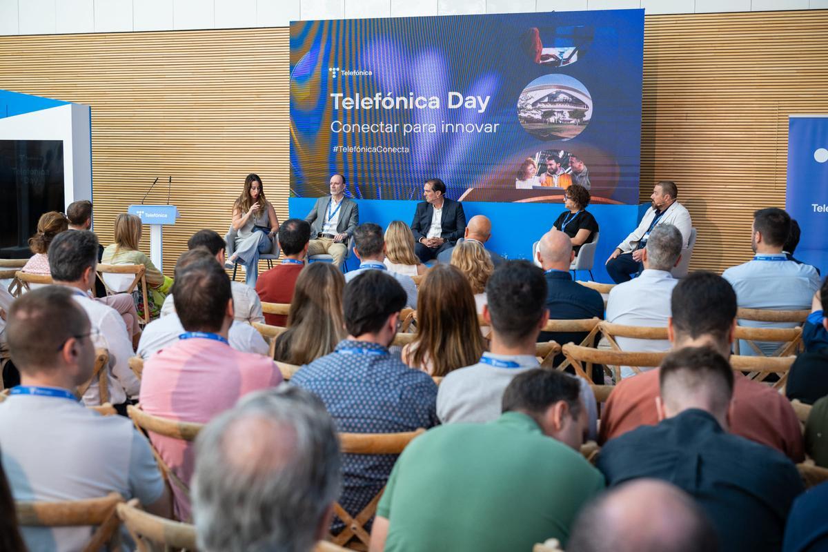 El CIO del Valencia CF, Pablo Rojas, durante la mesa redonda del Telefónica Day.