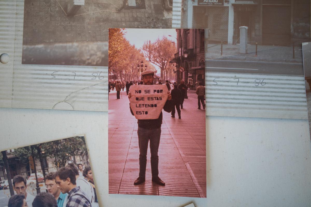 Clive Booth en la Rambla hace décadas, cuando empezó su andadura barcelonesa.