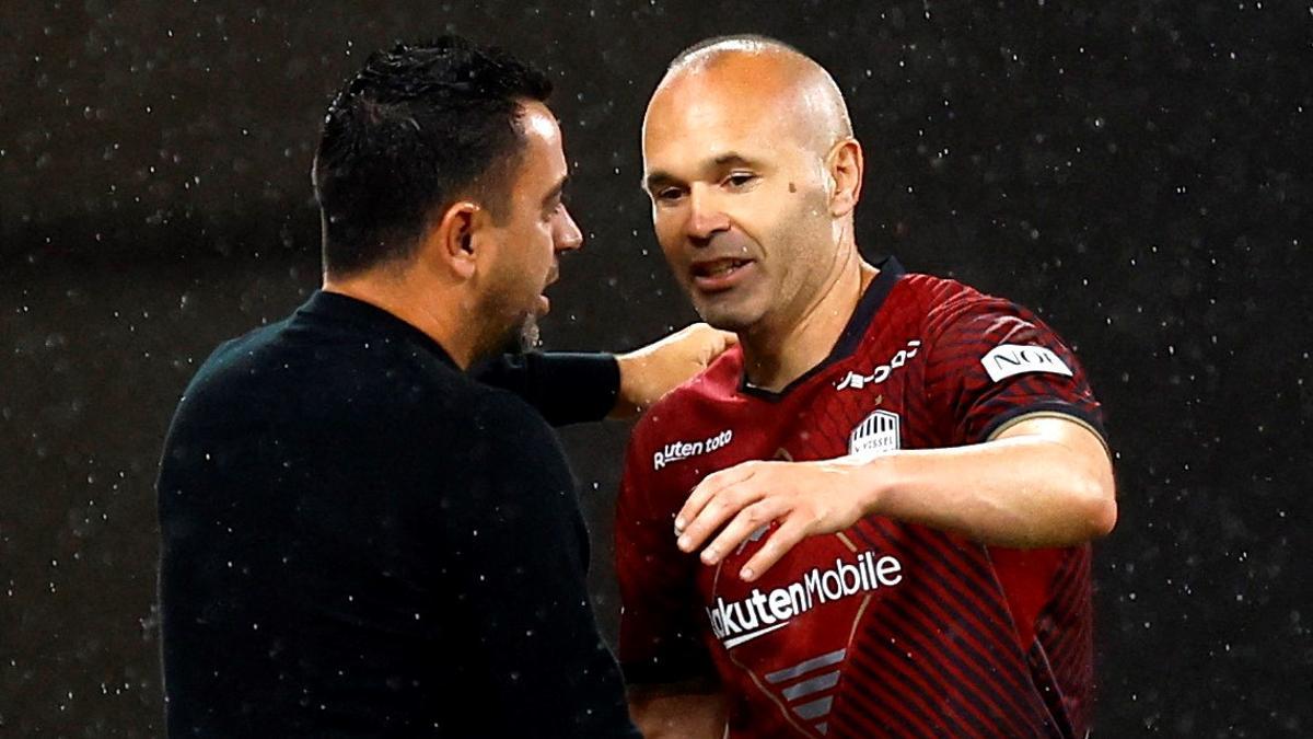 Xavi e Iniesta, en Tokio.