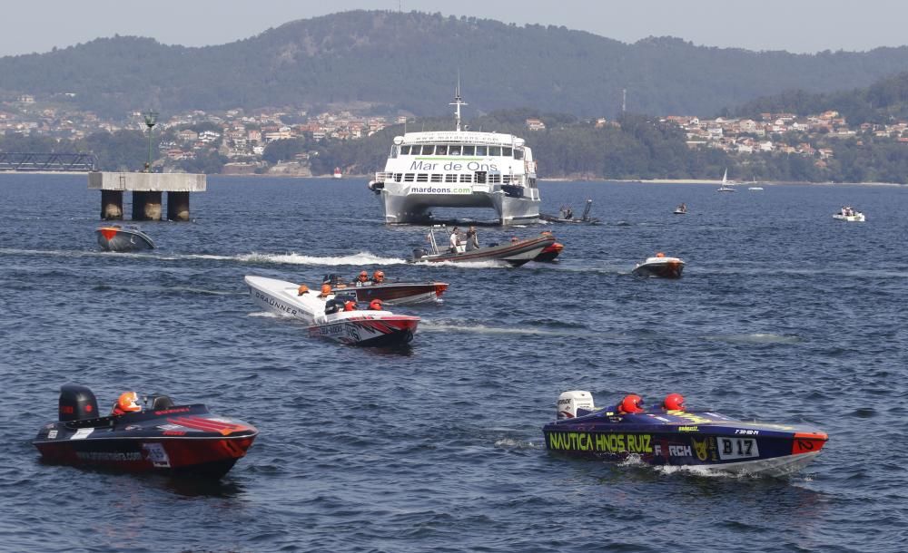 Las lanchas rugen en O Marisquiño 2017 en Vigo