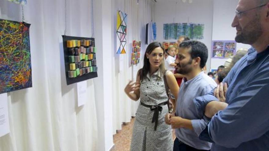 Agullent expone los trabajos de alumnos de la escuela infantil