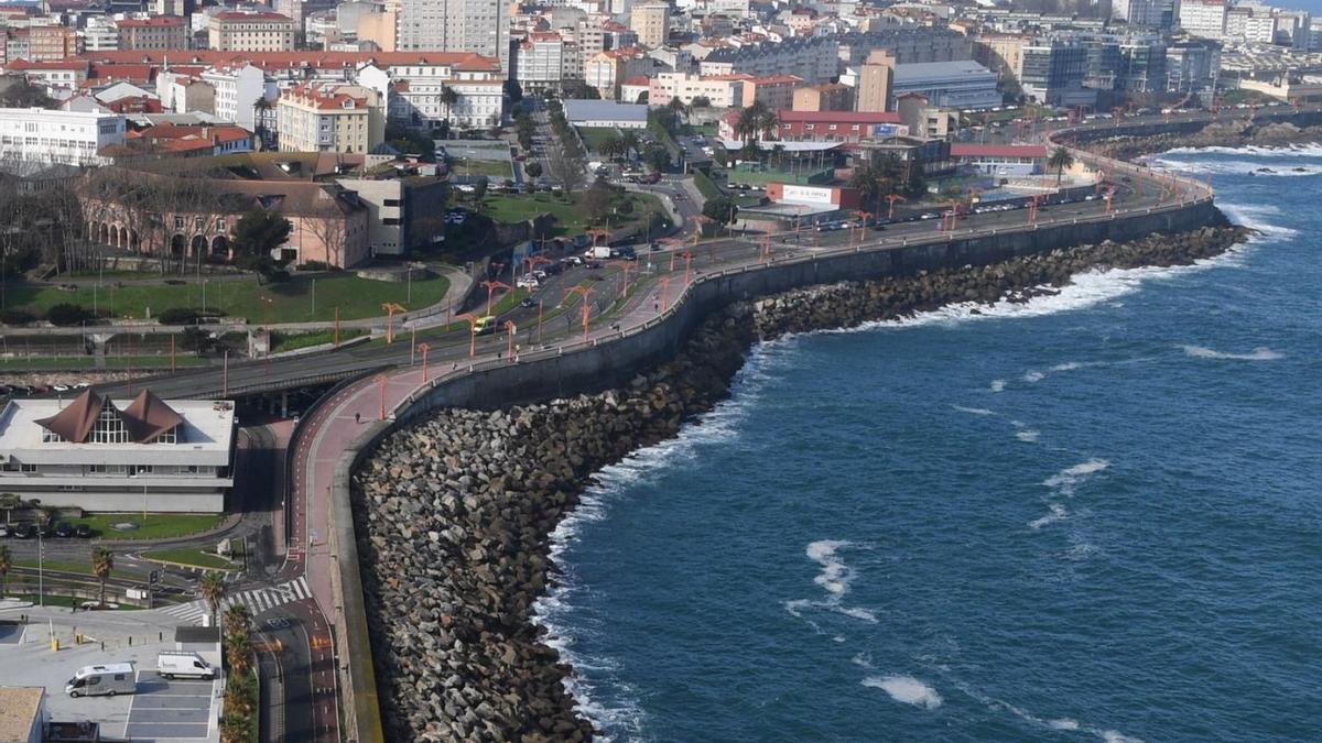 Vista del paseo marítimo de Orillamar, cuya reforma es uno de los proyectos Eidus.