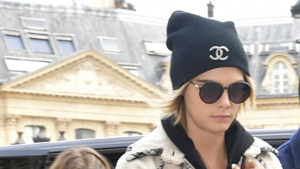 Cara Delevingne y su pareja, la actriz Ashley Benson en París