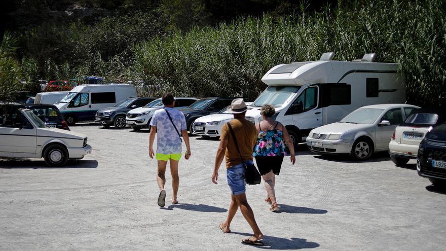 Asociaciones ecologistas de Ibiza alertan del «gravísimo peligro» de las caravanas en la naturaleza