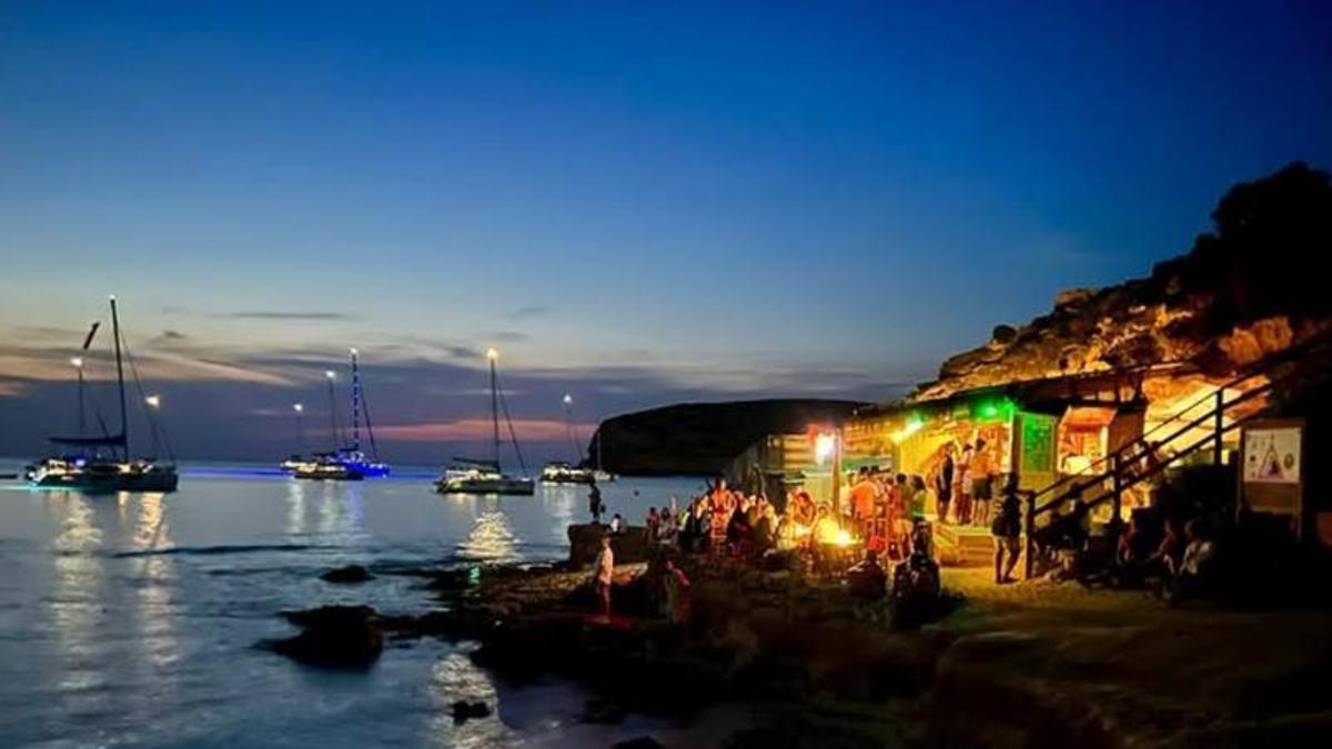 Cala Escondida dice adiós tras once años.