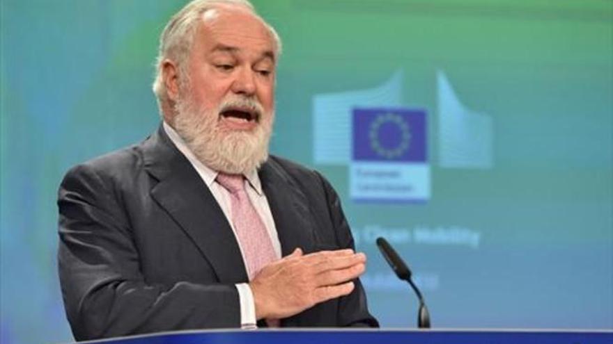 Arias Cañete deja la política el 1 de noviembre