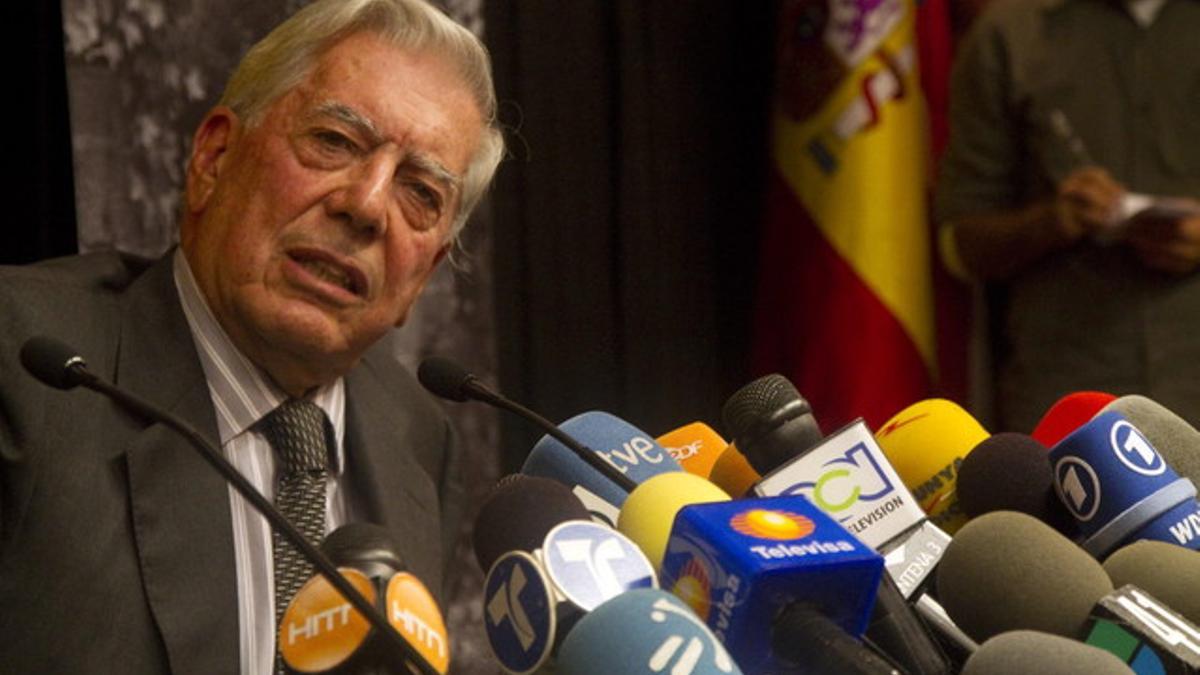 Vargas Llosa el pasado jueves, tras recibir el anuncio de haber ganado el Nobel