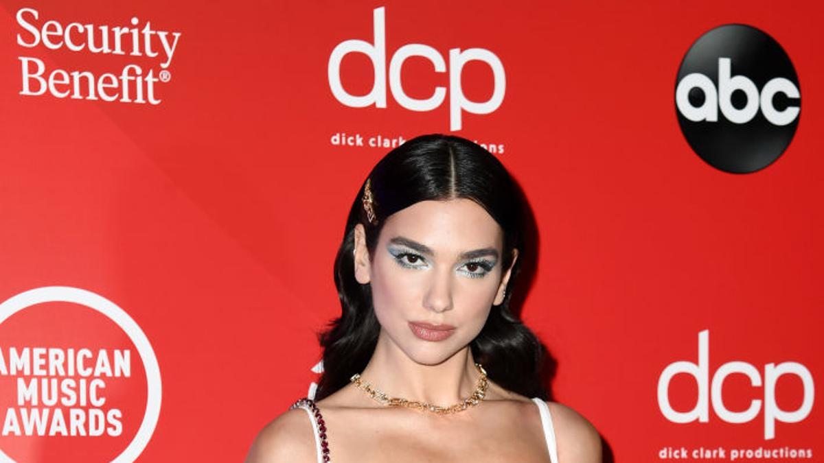 Dua Lipa en los American Music Awards 2020