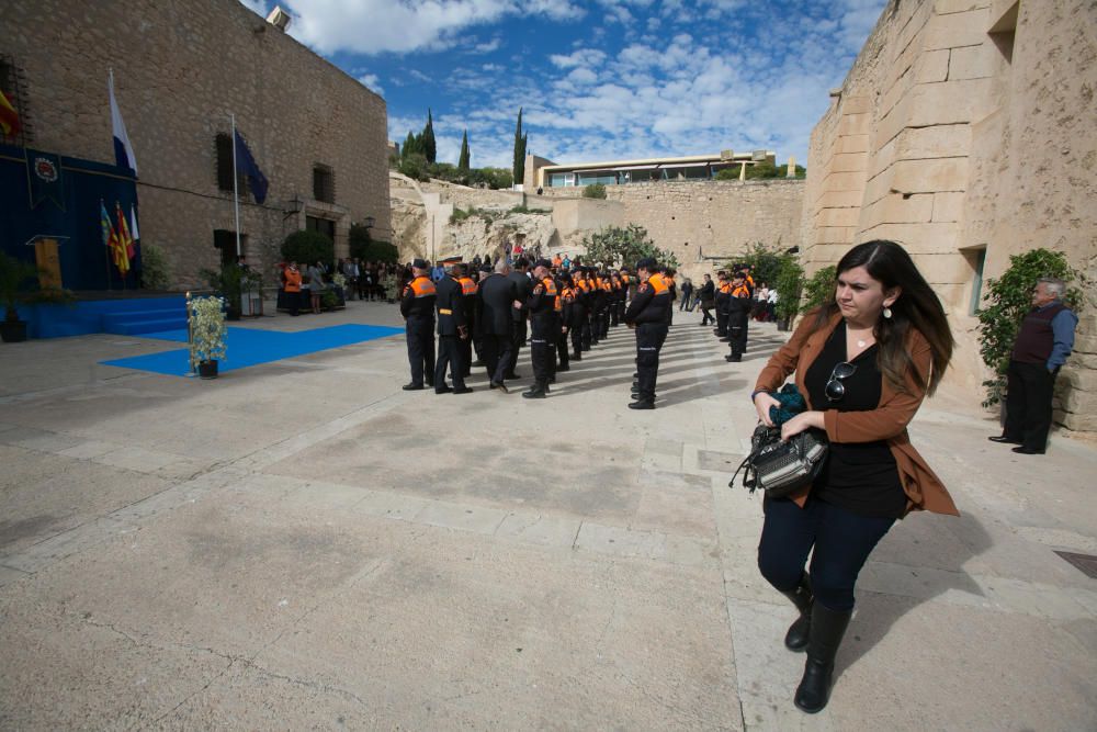 El Ayuntamiento de Alicante ha celebrado esta mañana el XXXVI aniversario de Protección Civil en el castillo de Santa Bárbara.