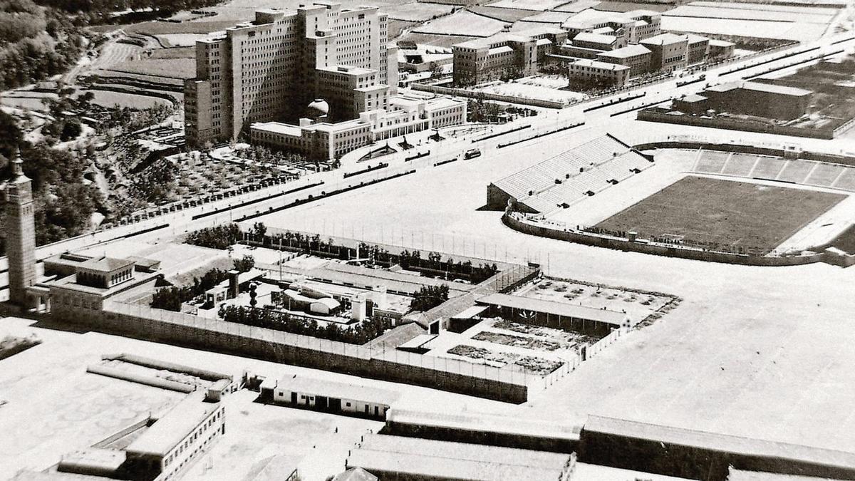 Vista aérea de la Feria de Muestras y La Romareda, 1957