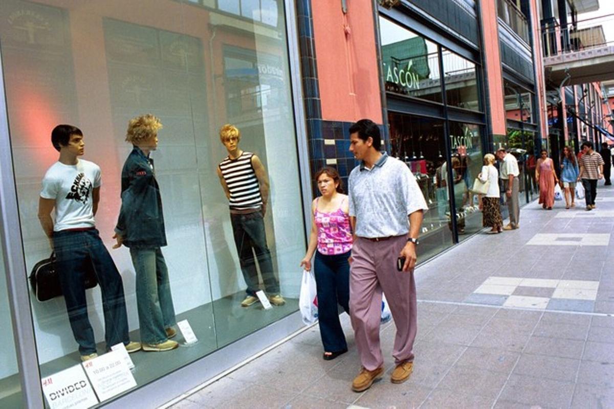 Festiu de comerços oberts, al centre comercial de les Glòries.