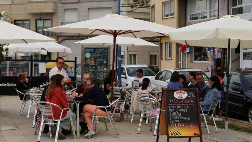 Terraza de un local de hostelería en O Grove. // Muñiz