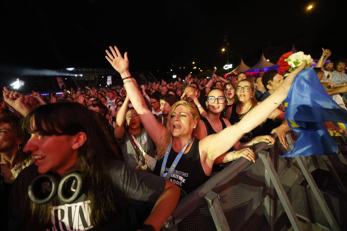 Las imágenes del directo del grupo de Manolo García en Avilés