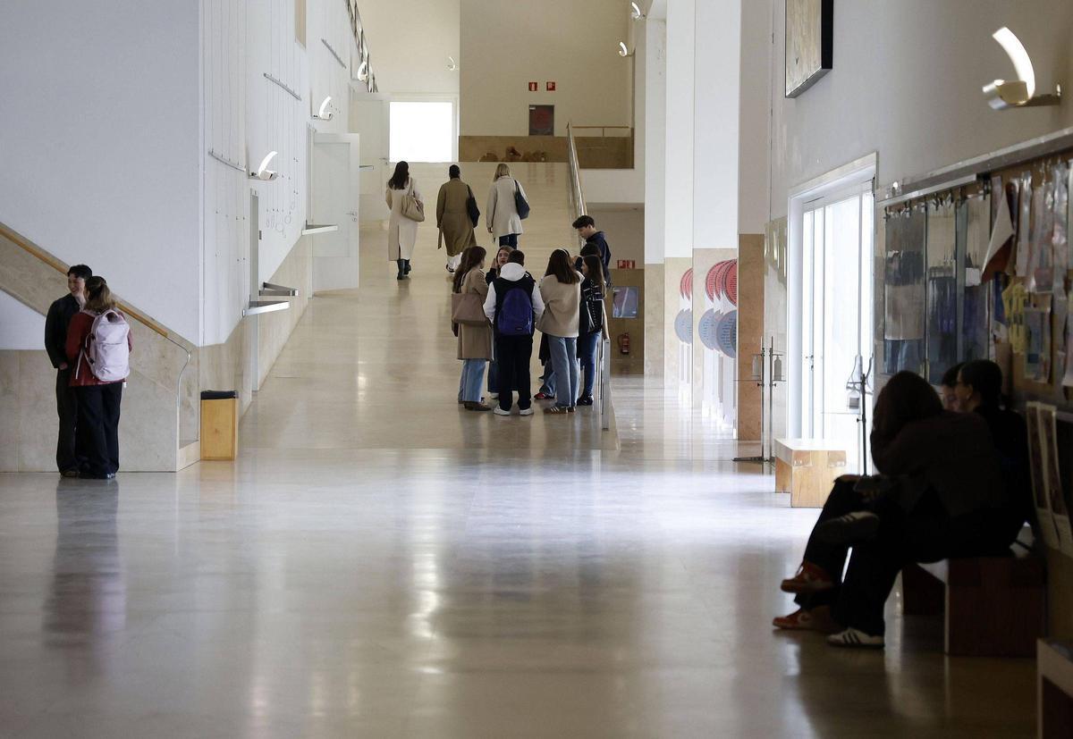 Estudiantes en la Facultade de Ciencias da Educación de la Universidade de Santiago.