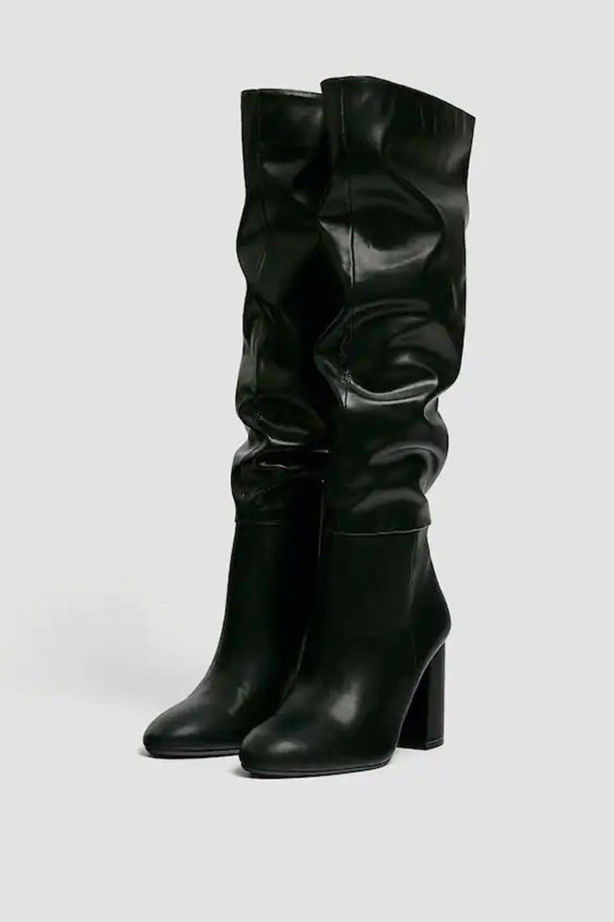 Bota alta de tacón, de Pull&Bear