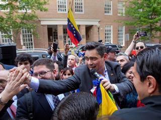 Las sedes diplomáticas de Venezuela en Washington están en manos de Guaidó