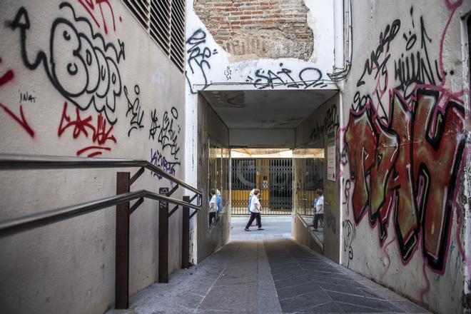 Cáceres: el vandalismo de pintadas en las fachadas que no cesa