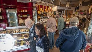 Botigues de productes frescos cada 400 metres: l’urbanisme densificat afavoreix la instal·lació de comerços de proximitat