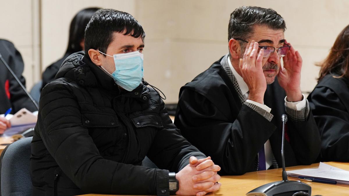El condenado durante la lectura del veredicto en la Audiencia Provincial de A Coruña.