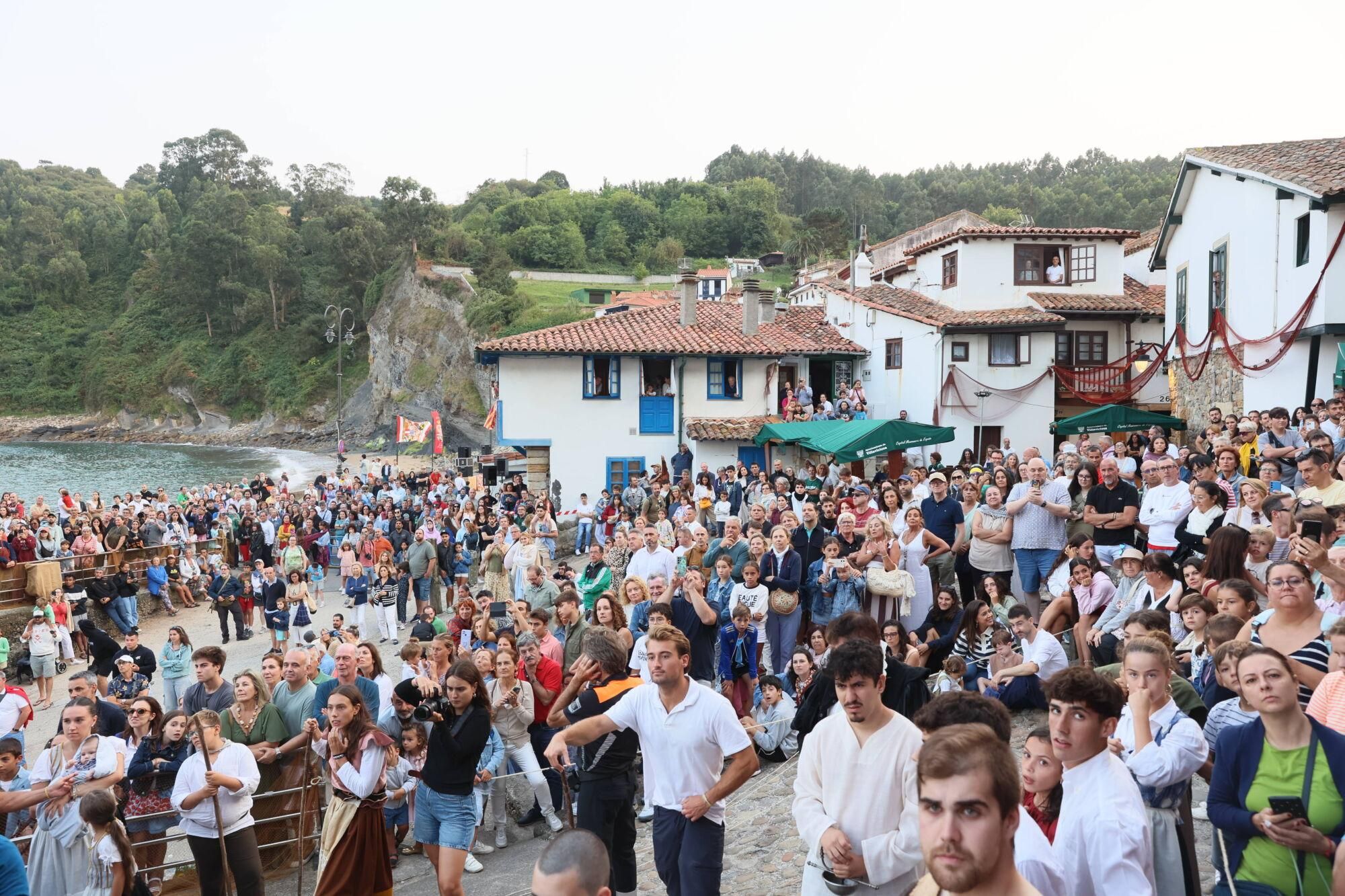 Carlos V siempre desembarca en Tazones