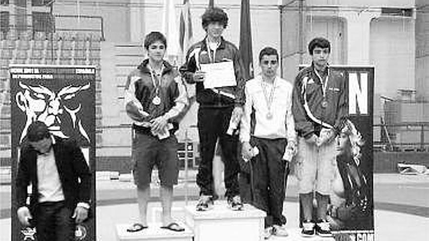 Raúl Menéndez, del Sanfer, bronce en el Nacional senior