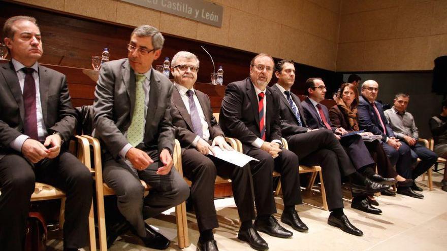 El consejero de Educación, Fernando Rey, en su visita a Zamora