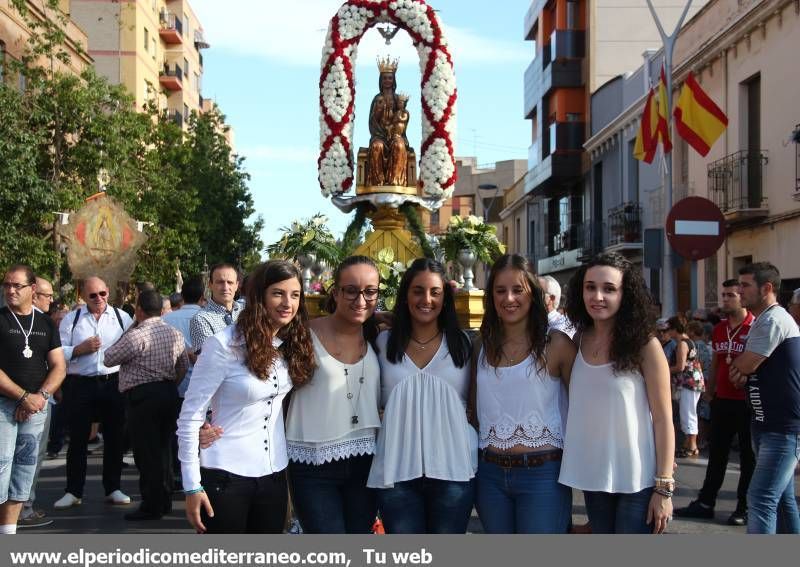 GALERÍA DE FOTOS -- Vila-real se vuelca en la procesión a la ermita