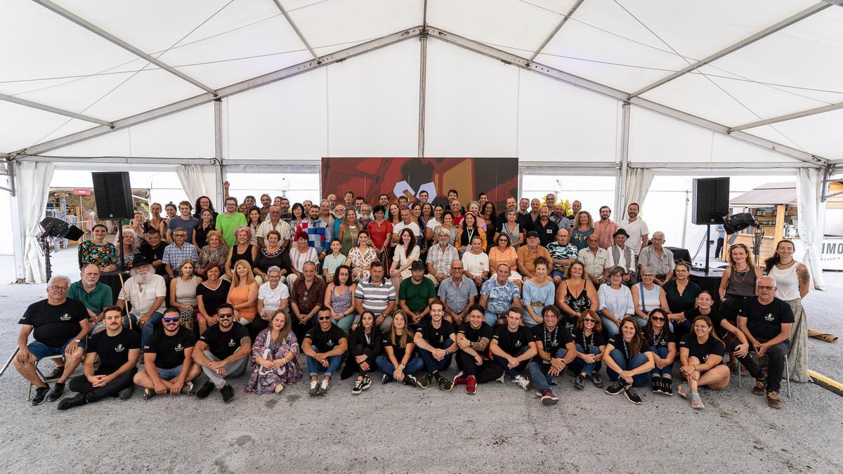 Participantes en la feria de artesanía de Lanzarote celebrada en Mancha Blanca.