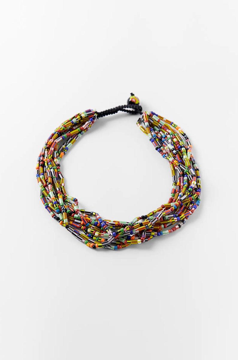 Collar de abalorios de colores de Zara