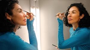 Nina, en el camerino de la Sala Barts, antes de salir a escena. 