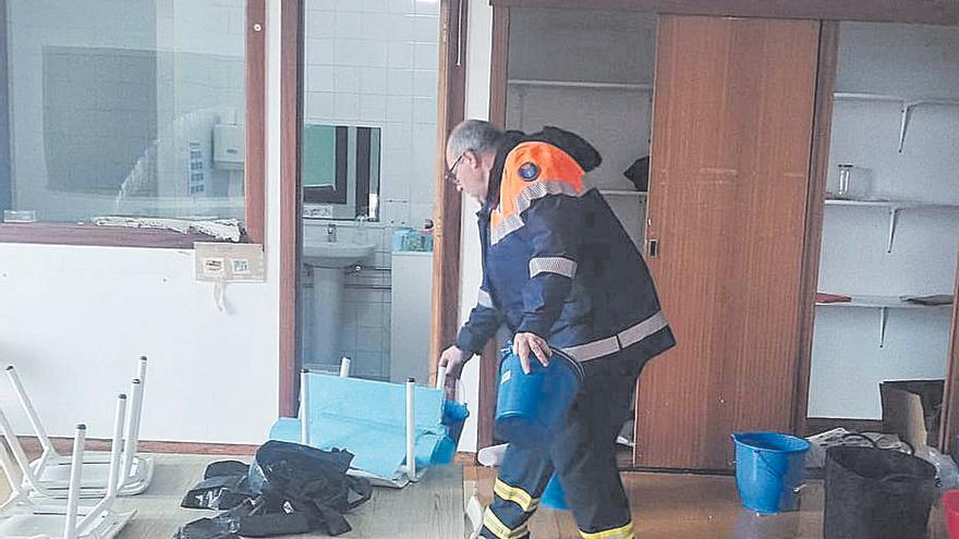 Destrozos en la Escola Infantil de O Con por la borrasca Martinho