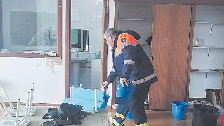 Destrozos en la Escola Infantil de O Con por la borrasca Martinho