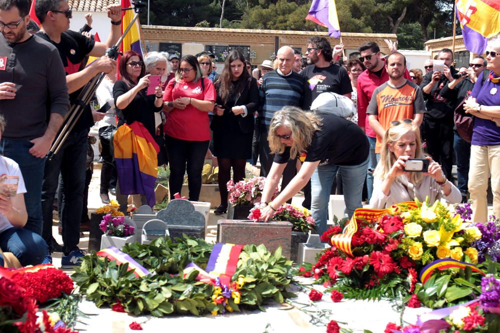 Homenaje a los fusilados en el cementerio de Paterna