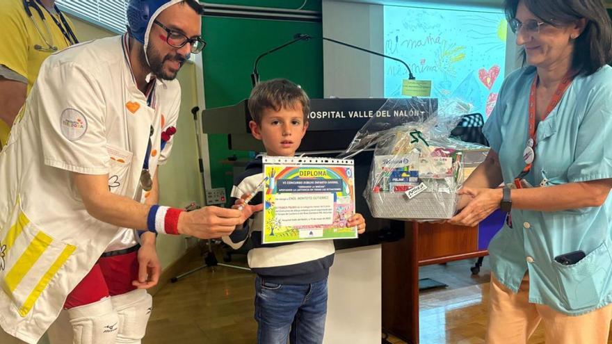 El doctor Petanca &quot;opera&quot; en Langreo