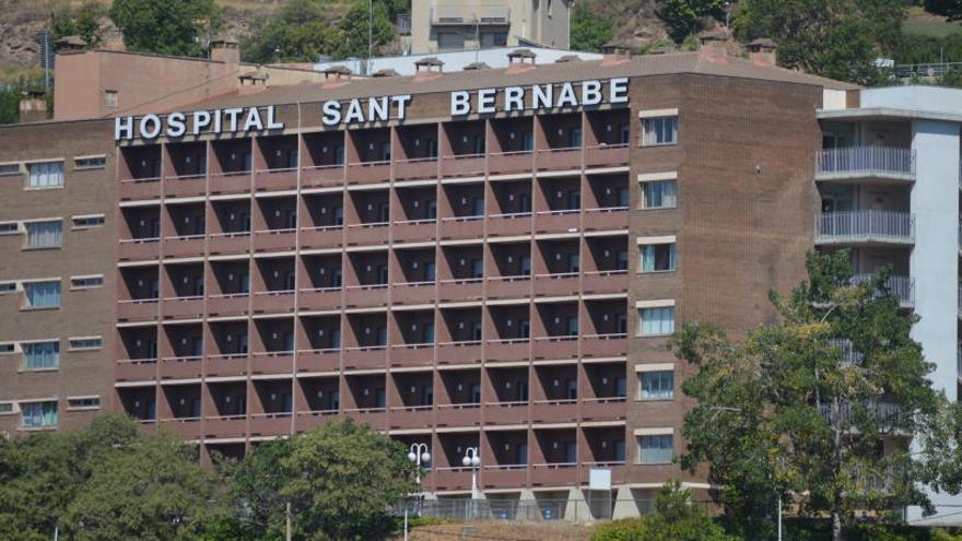 Façana principal de l&#039;hospital comarcal Sant Bernabé de Berga.